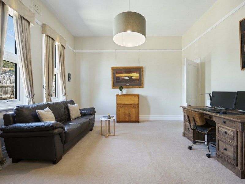 224 Derwent Avenue, Lindisfarne TAS 7015