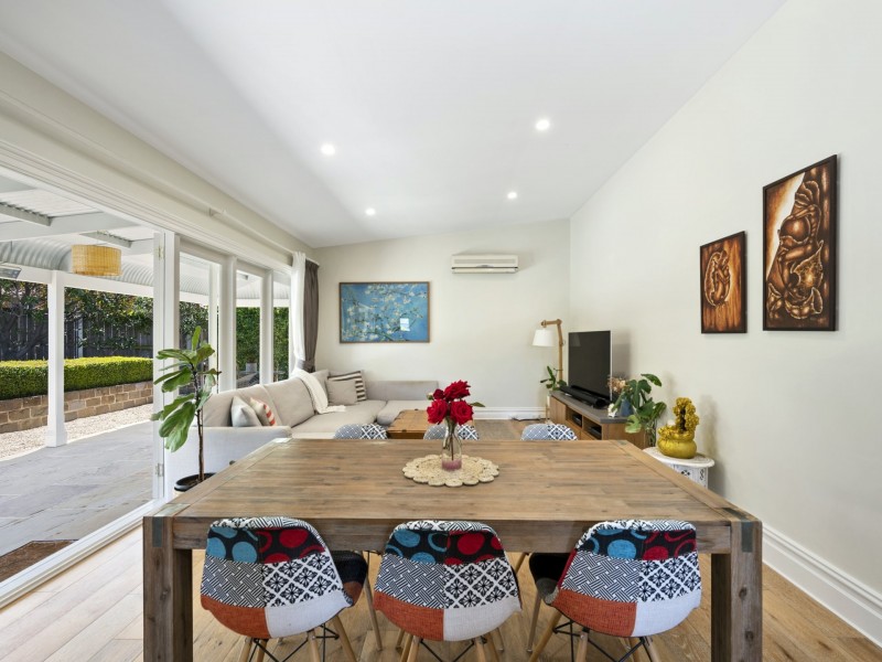 224 Derwent Avenue, Lindisfarne TAS 7015