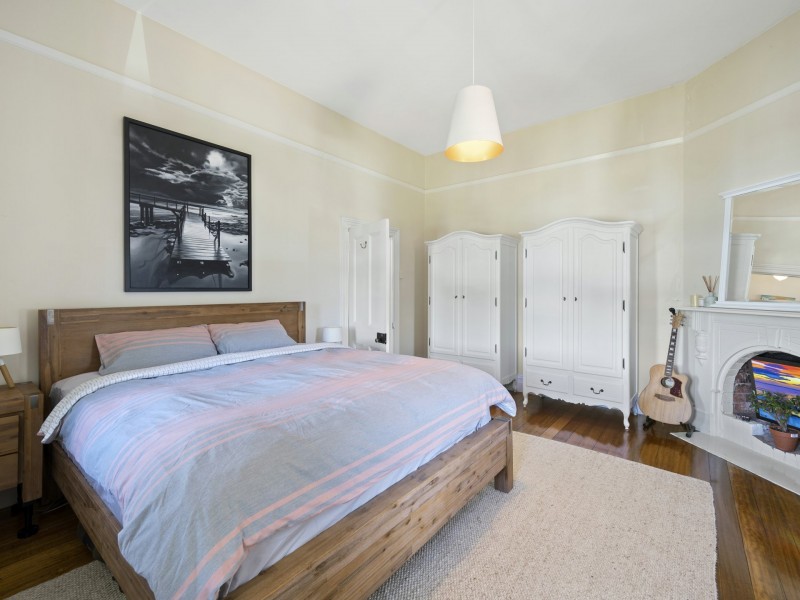 224 Derwent Avenue, Lindisfarne TAS 7015