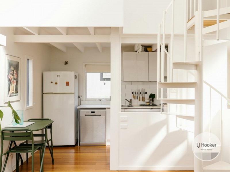 31 Liverpool Crescent, West Hobart TAS 7000