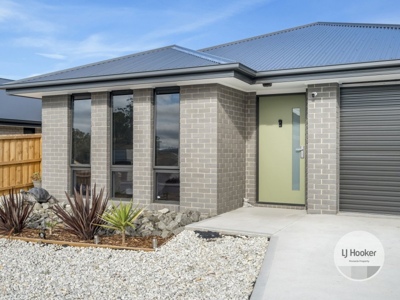 11 Hallett Drive, Rokeby TAS 7019
