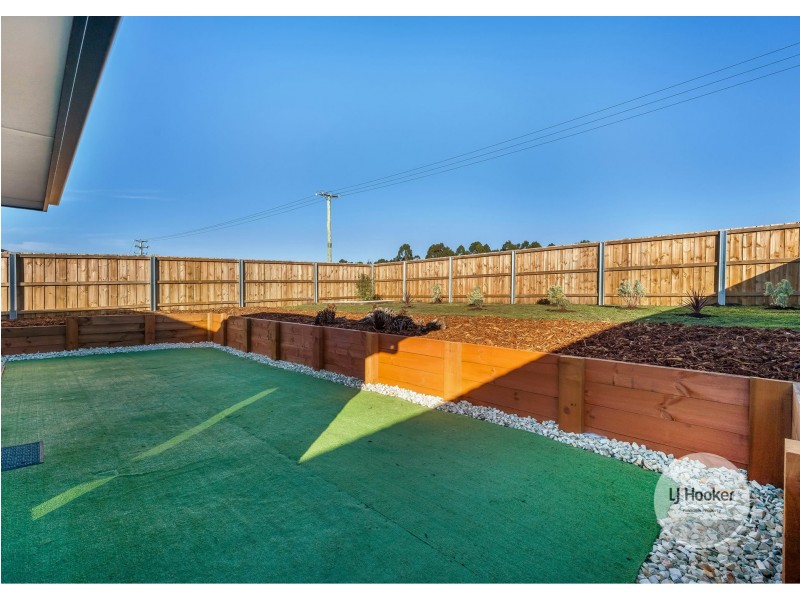 11 Hallett Drive, Rokeby TAS 7019