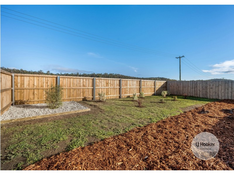 11 Hallett Drive, Rokeby TAS 7019