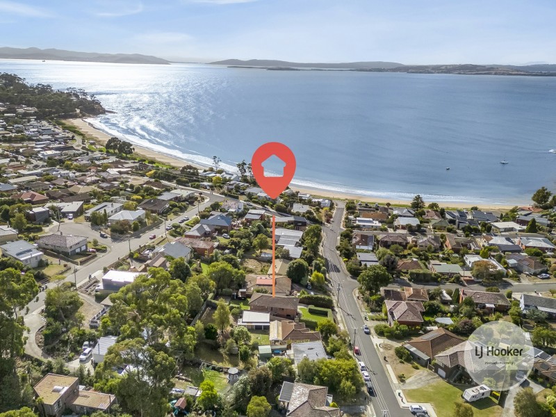 16 Illawarra Road, Blackmans Bay TAS 7052
