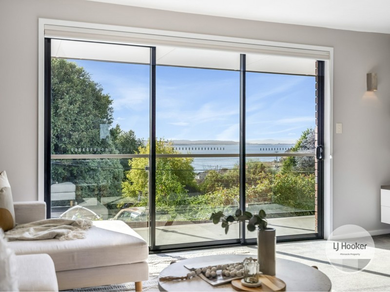 16 Illawarra Road, Blackmans Bay TAS 7052