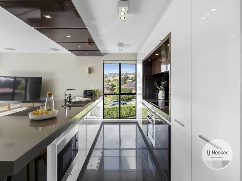 16 Illawarra Road, Blackmans Bay TAS 7052