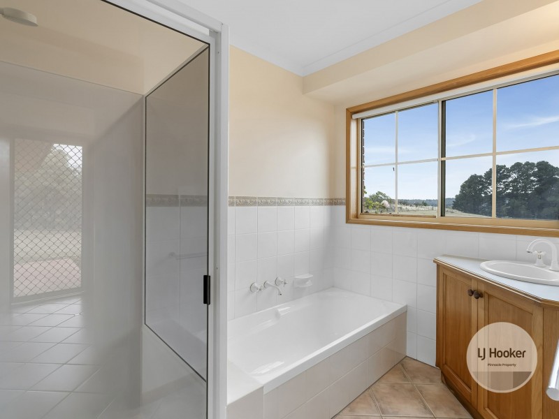 4 Blackwood Grove, Margate TAS 7054