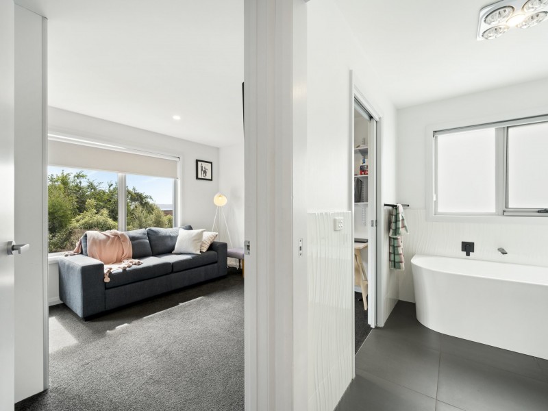 6/25 Powell, Blackmans Bay TAS 7052