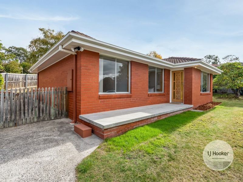 2 Calder Crescent, Blackmans Bay TAS 7052