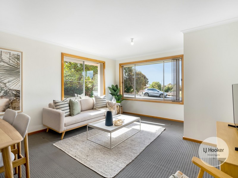 2 Calder Crescent, Blackmans Bay TAS 7052