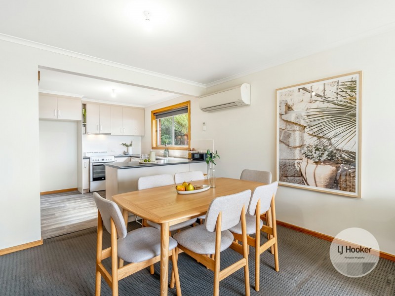 2 Calder Crescent, Blackmans Bay TAS 7052