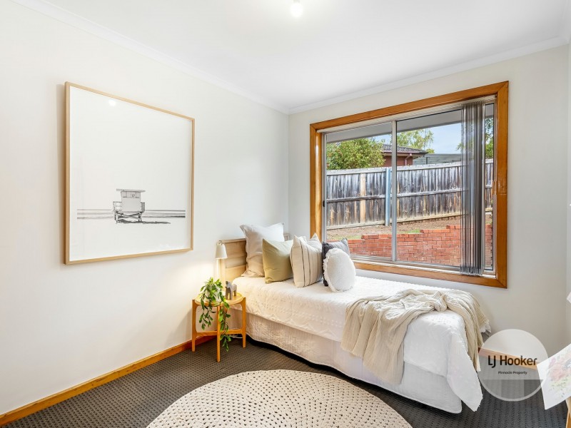 2 Calder Crescent, Blackmans Bay TAS 7052