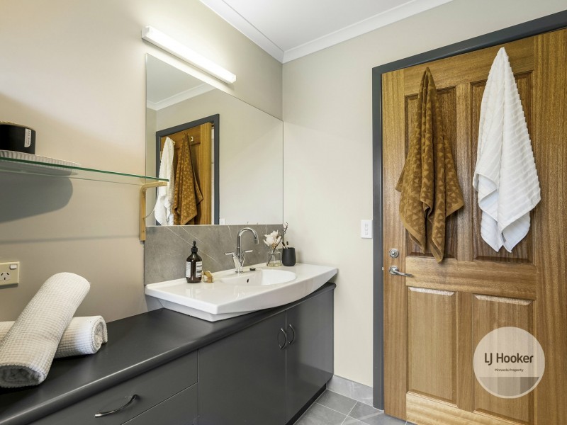 5 Jessica Court, Howden TAS 7054