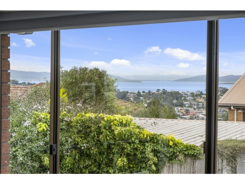 1/4 The Summit, Blackmans Bay TAS 7052