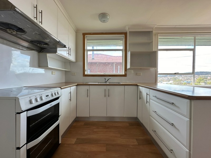 25 Gregson Avenue, New Town TAS 7008