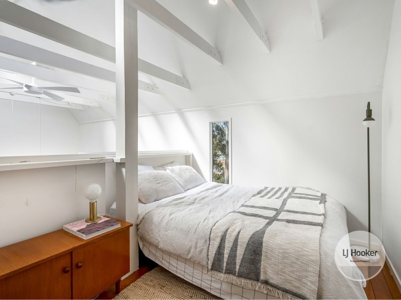 31 Liverpool Crescent, West Hobart TAS 7000