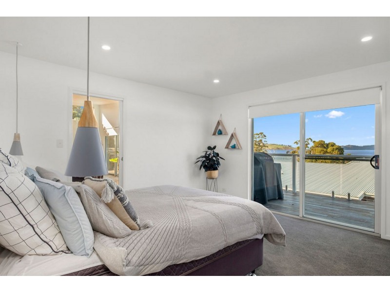 1/33 Staff Road, Electrona TAS 7054