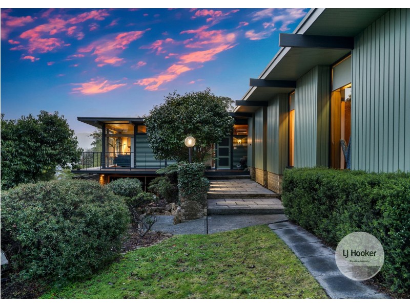 33 Begonia Street, Lindisfarne TAS 7015