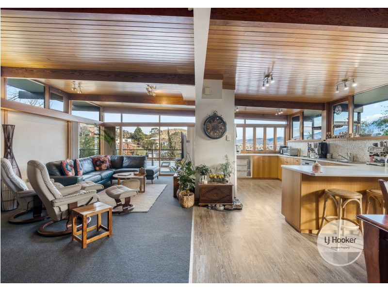 33 Begonia Street, Lindisfarne TAS 7015