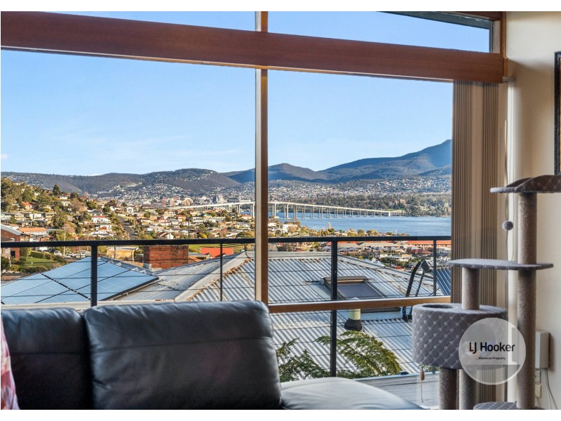 33 Begonia Street, Lindisfarne TAS 7015