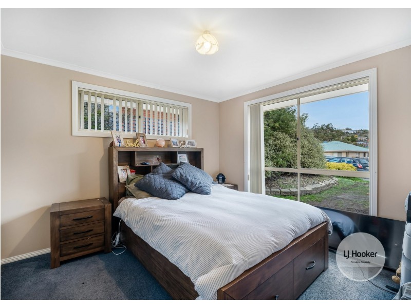 18 Brendan Crescent, Austins Ferry TAS 7011