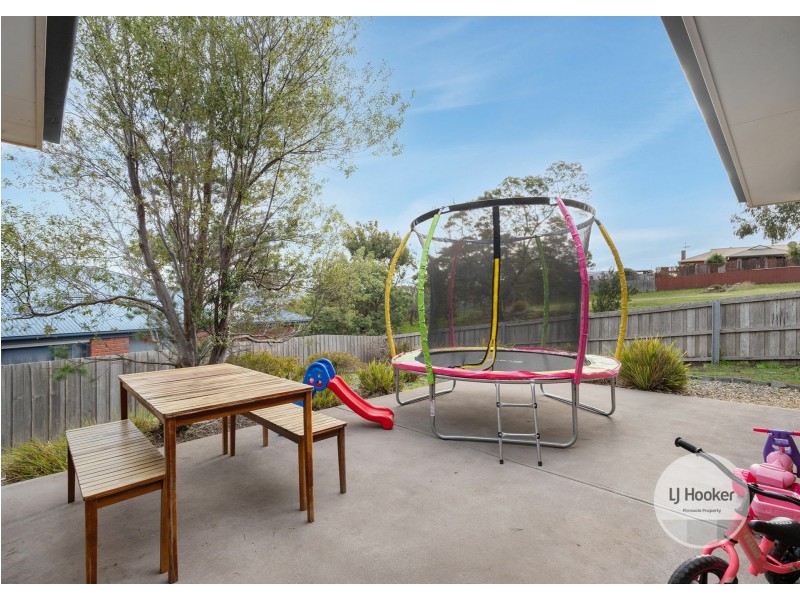 18 Brendan Crescent, Austins Ferry TAS 7011