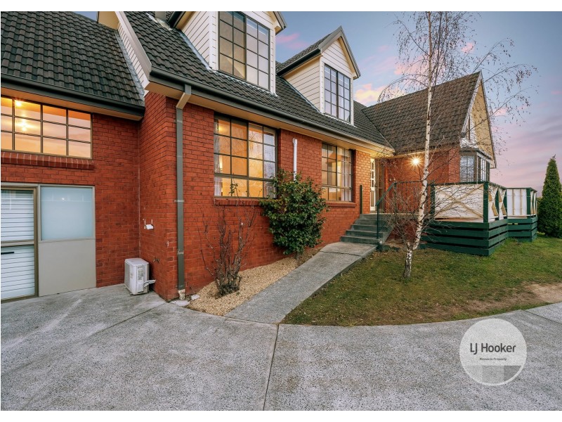 35 Chardonnay Drive, Berriedale TAS 7011