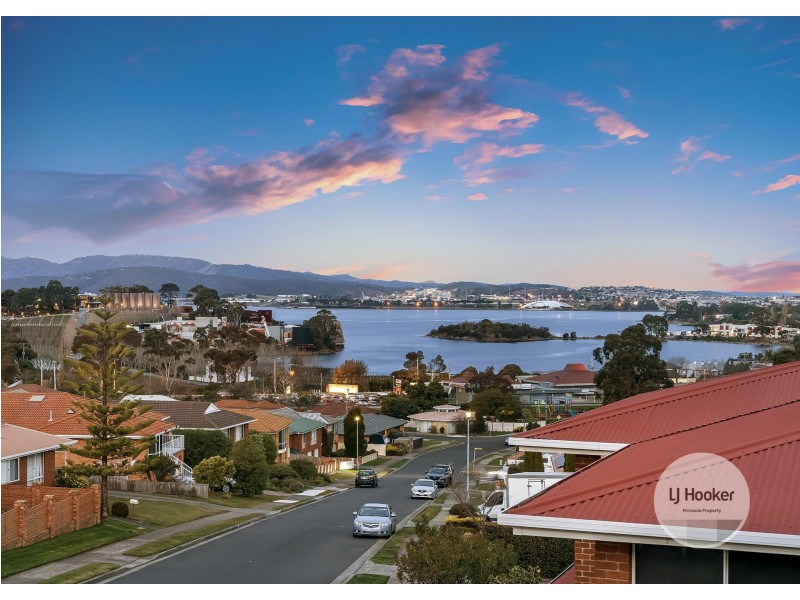 35 Chardonnay Drive, Berriedale TAS 7011