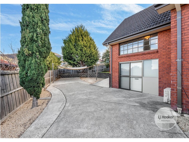35 Chardonnay Drive, Berriedale TAS 7011