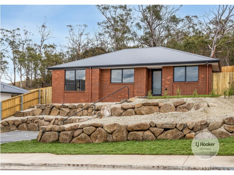 11 Fryett Drive, Claremont TAS 7011