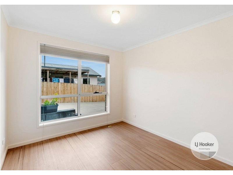 9B Bass Street, Warrane TAS 7018