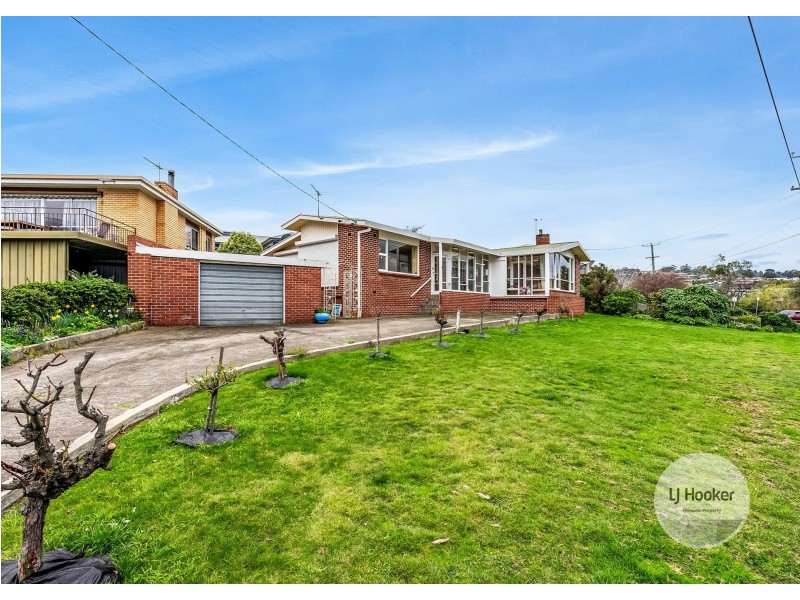 11 Esplanade, Lindisfarne TAS 7015