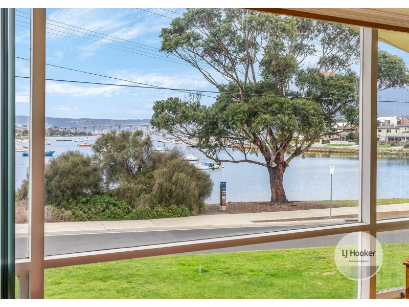 11 Esplanade, Lindisfarne TAS 7015