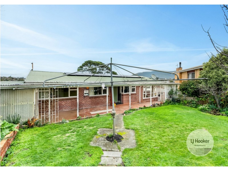 11 Esplanade, Lindisfarne TAS 7015