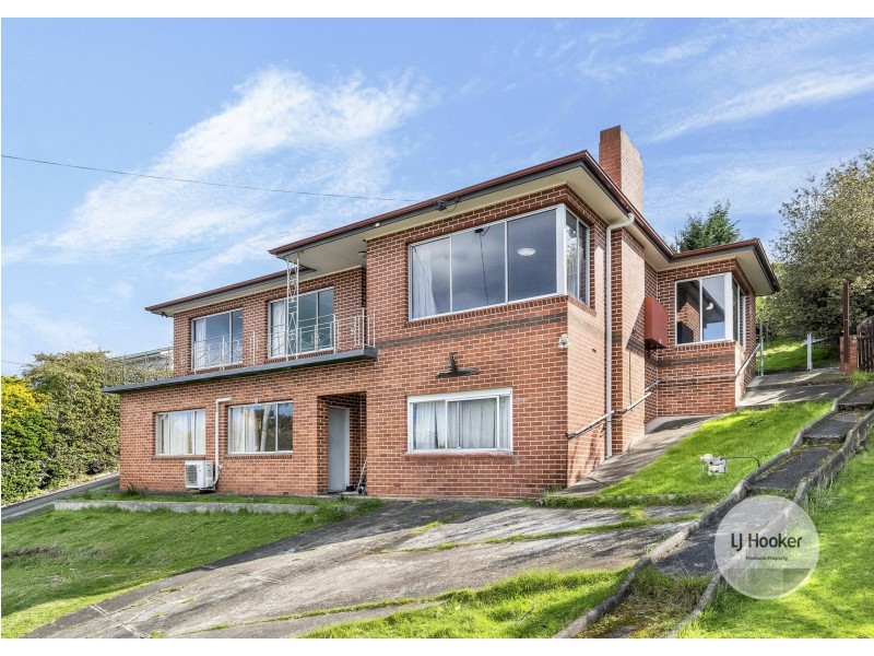 1/8 Moss Park Drive, New Town TAS 7008