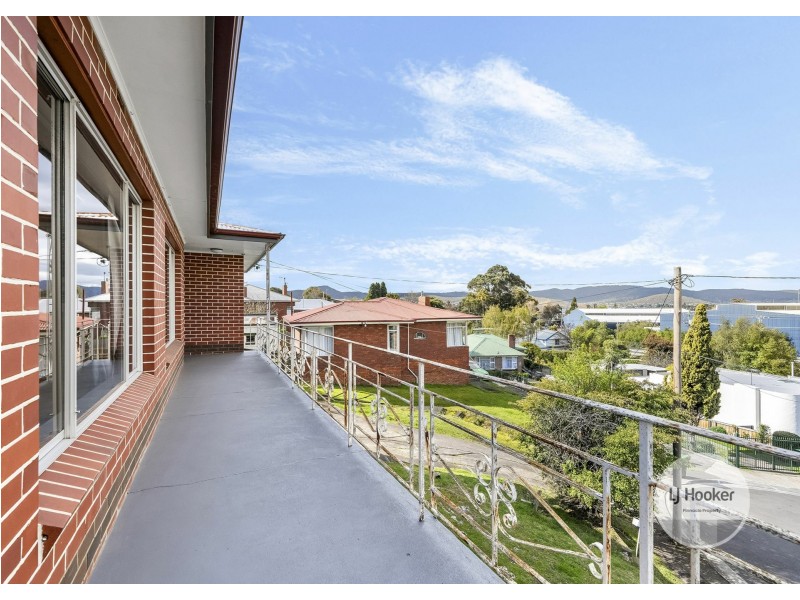 1/8 Moss Park Drive, New Town TAS 7008
