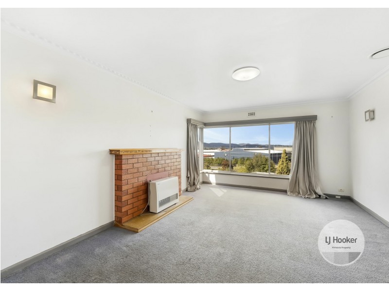 1/8 Moss Park Drive, New Town TAS 7008