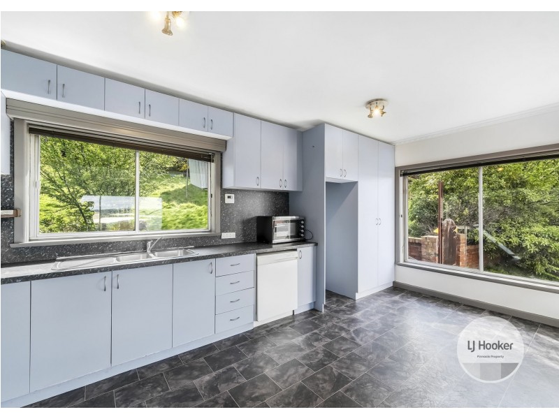 1/8 Moss Park Drive, New Town TAS 7008