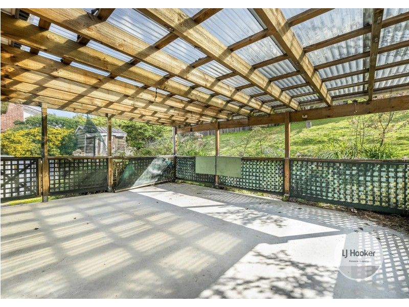 1/8 Moss Park Drive, New Town TAS 7008