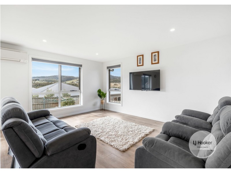 15 Ernest Road, Rokeby TAS 7019