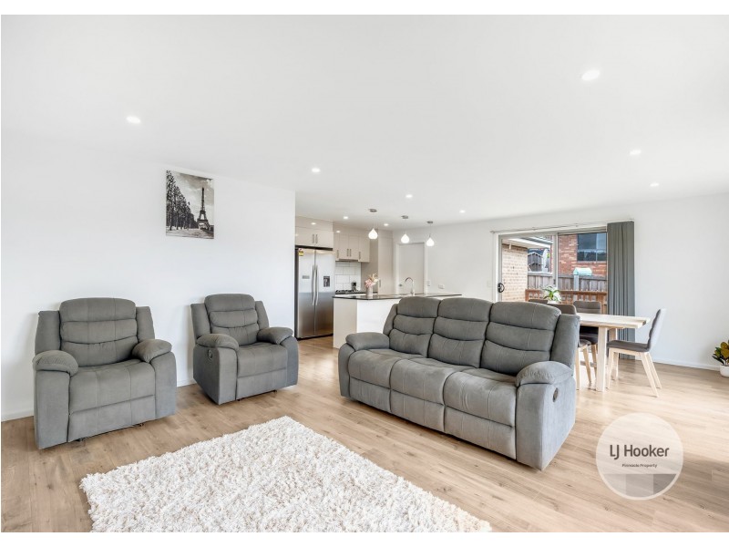 15 Ernest Road, Rokeby TAS 7019