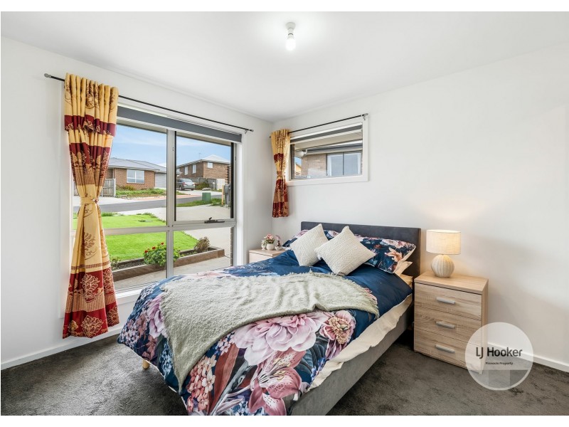 15 Ernest Road, Rokeby TAS 7019