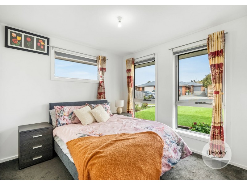 15 Ernest Road, Rokeby TAS 7019