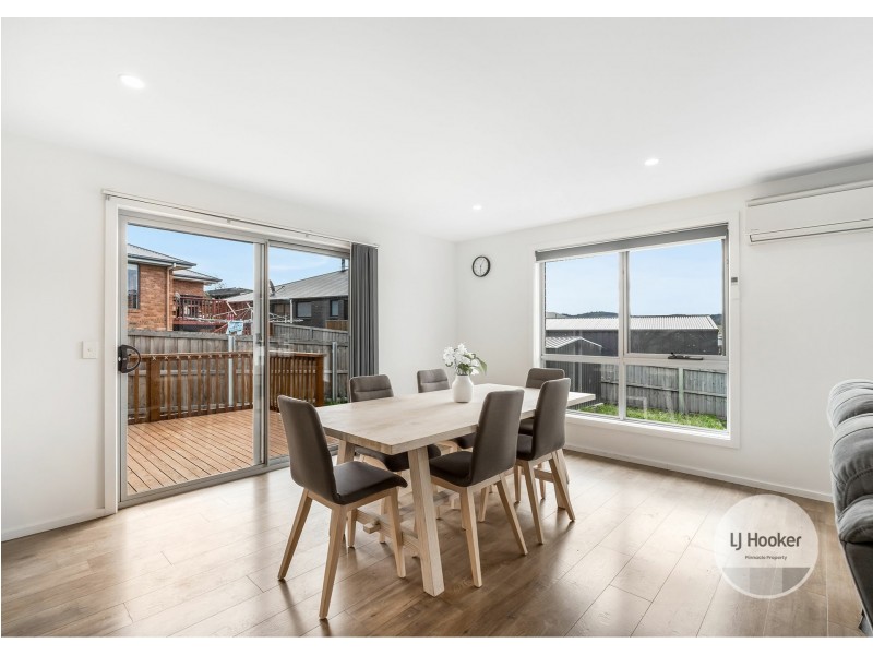 15 Ernest Road, Rokeby TAS 7019