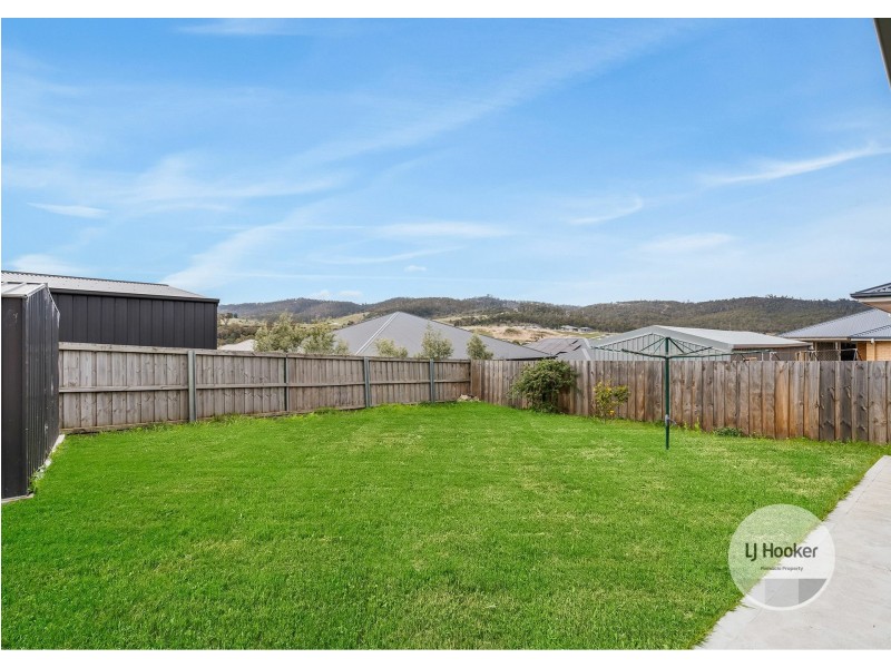 15 Ernest Road, Rokeby TAS 7019