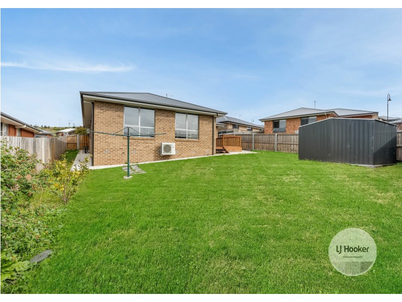 15 Ernest Road, Rokeby TAS 7019