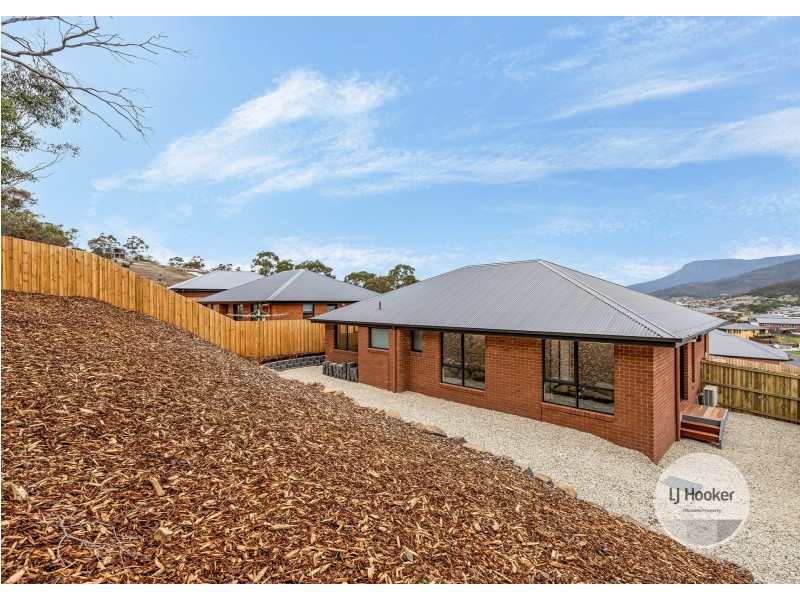 11 Fryett Drive, Claremont TAS 7011