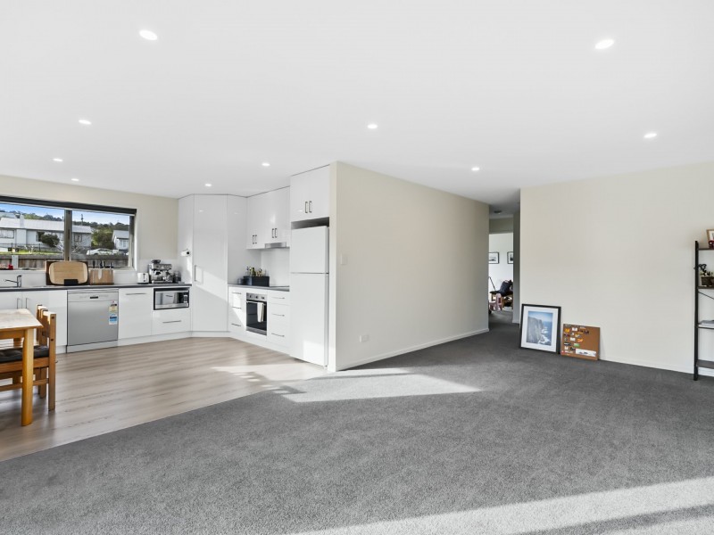 2/15 Bass Street, Warrane TAS 7018