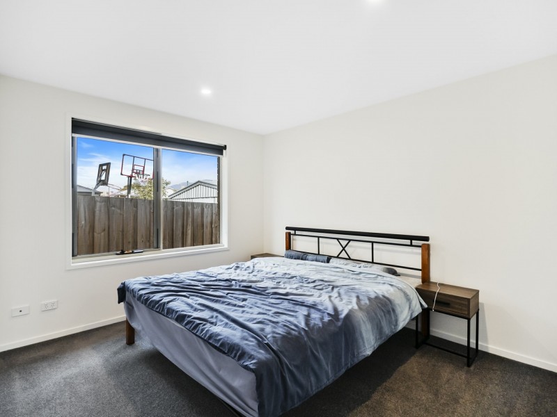 2/15 Bass Street, Warrane TAS 7018