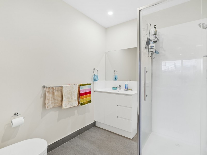 2/15 Bass Street, Warrane TAS 7018